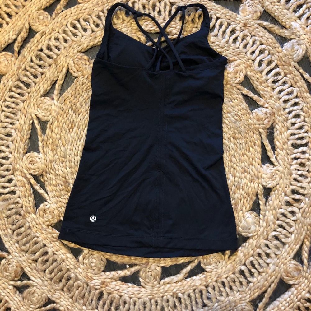 lululemon tank + build in bra